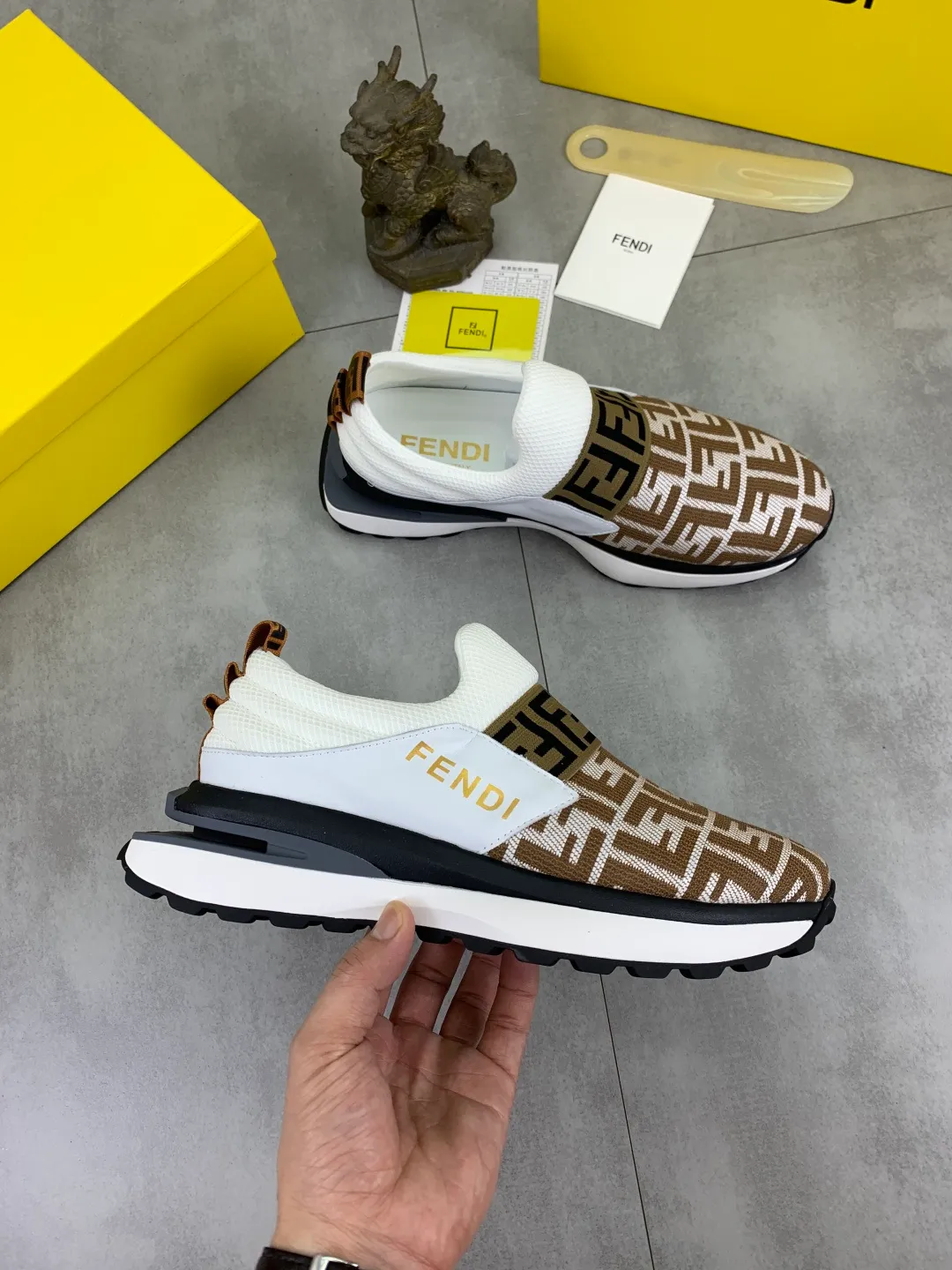 ​Men's shoes 💰P440 💰【New】Little monster 🆘 New FENDI 🕶️🕶️Simple routing effect, showing an elegant and cool driving shoe 🎬Using imported calfskin + first-layer pigskin lining🐂Excellent material🎬Detailed workmanship 🤗Comfortable foot feel➰➰. ​Pair it with any outfit to show your taste and temperament, low-key luxury ♻️Design ​simple and elegant ​noble and fashionable 🍃​Very loved and favored by trendy men 💓❤️size: 38-44 (45 customized) 3️⃣colors available